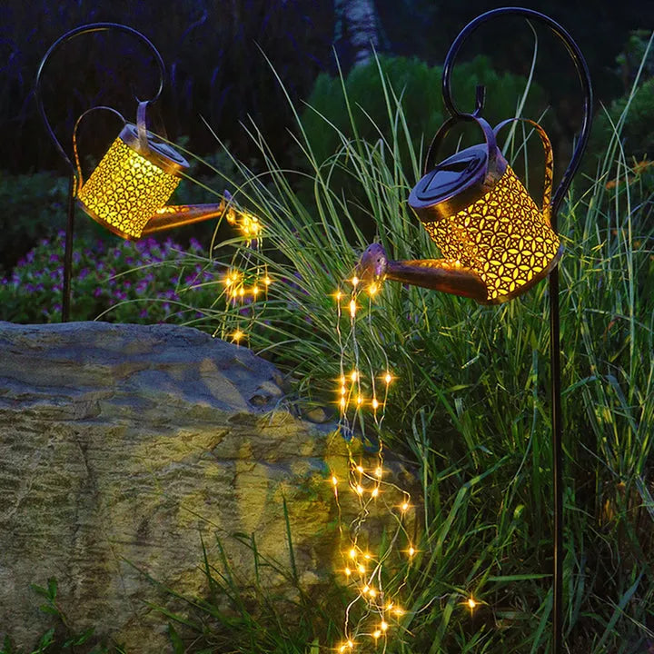 Glinta Solar-Powered Watering Can Light – Decorative Garden LED with Cascading Warm White Lights