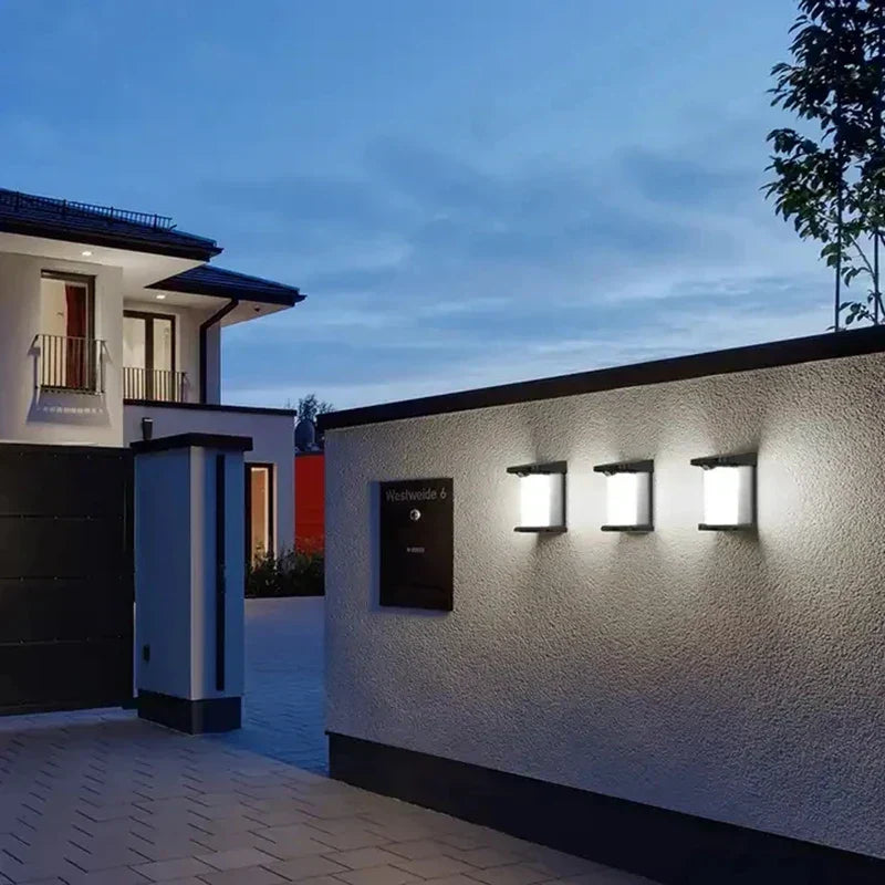 Motion Sensor LED Wall Light 8W 3000K IP65 Outdoor Wall Light with PIR Sensor
